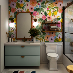Ein modernes Badezimmer mit einer blühenden Wandtapete, einem eleganten Waschbecken und einem großen Spiegel, der das Licht reflektiert.